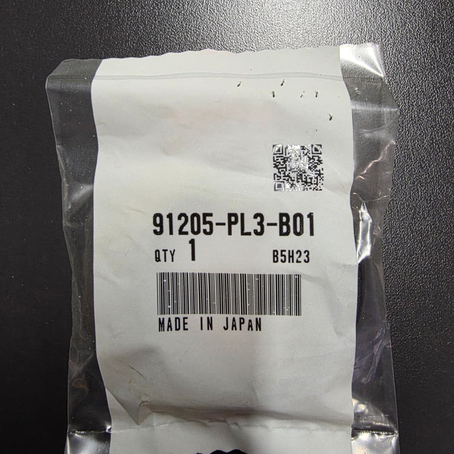 GENUINE HONDA OEM HONDA K SERIES GEAR BOX DRIVE SHAFT SEAL (GEARCASE SIDE OUTER ) - CL7 CL9 DC5 EP3 FD2 FN2 CIVIC TYPE R INTEGRA