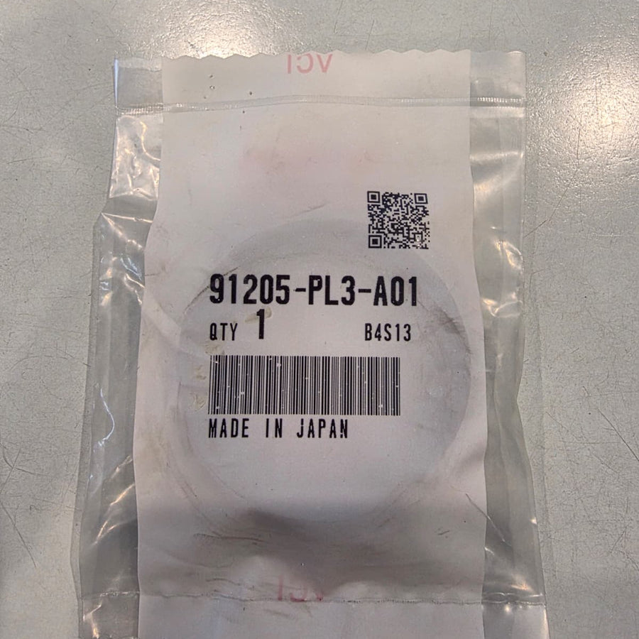 HONDA OEM B SERIES GEAR BOX DRIVE SHAFT SEAL LH (BELL HOUSING SIDE OUTER) 91205-PL3-A01