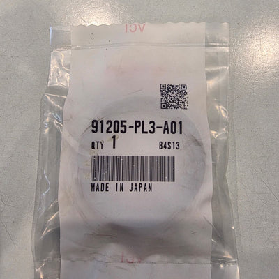 HONDA OEM B SERIES GEAR BOX DRIVE SHAFT SEAL ( BELL HOUSING SIDE OUTER )