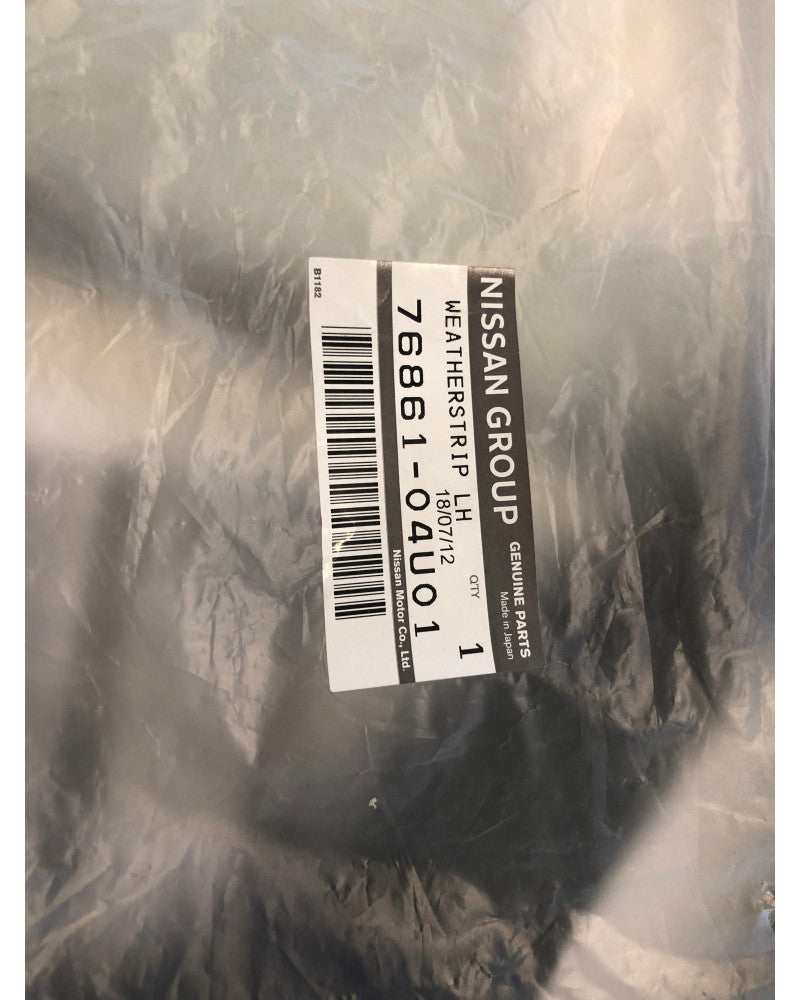 NISSAN OEM BODY SIDE WEATHER STRIP - SKYLINE R32 2DOOR