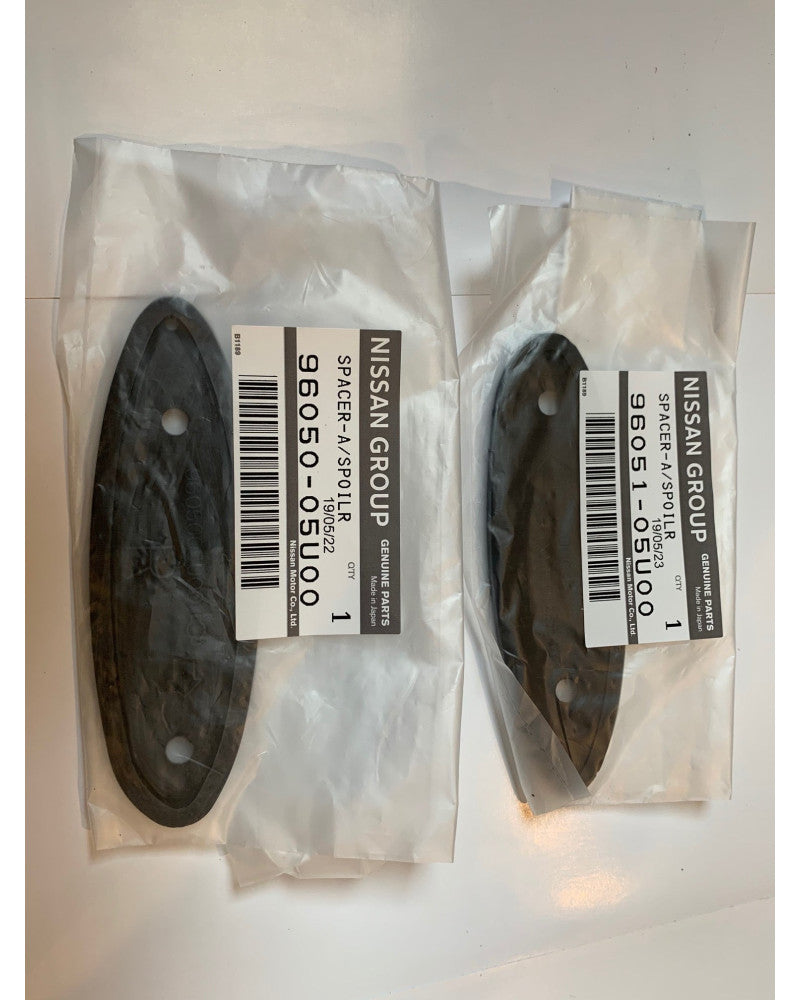 NISSAN OEM REAR SPOILER SPACER SET - SKYLINE R32