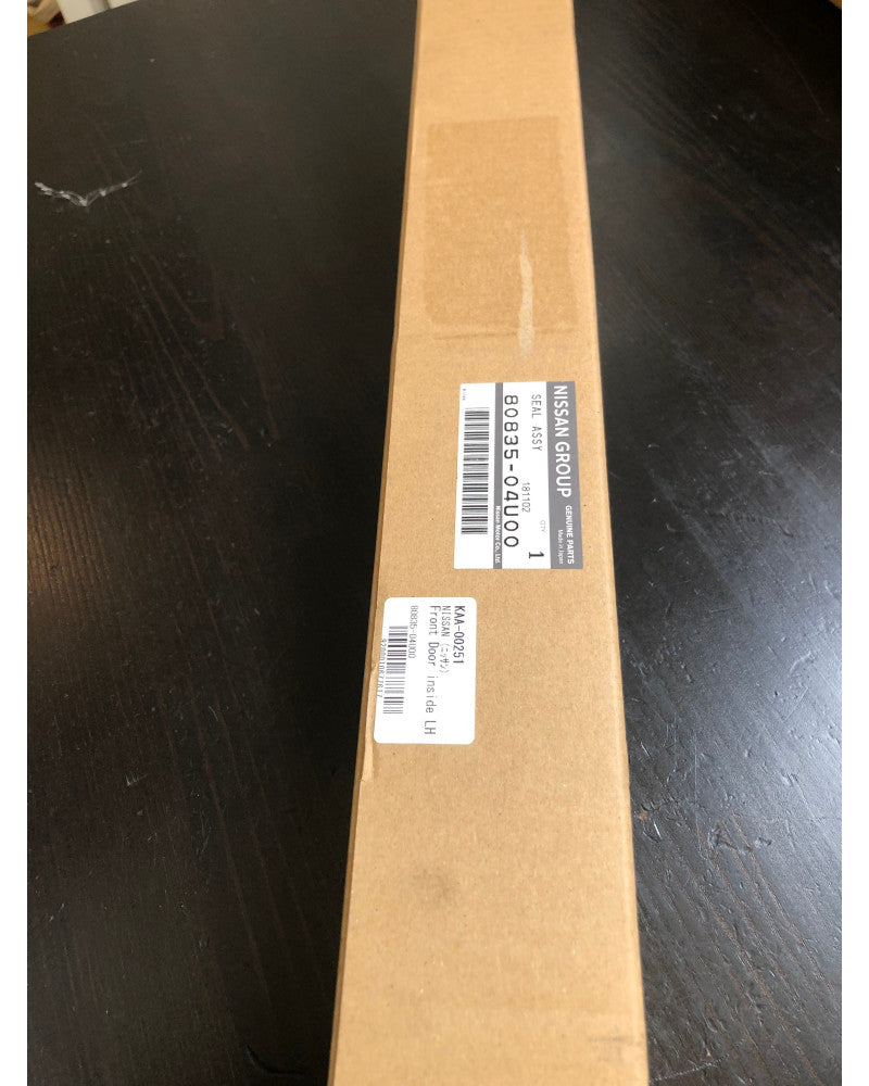 NISSAN OEM INNER DOOR MOULDING - SKYLINE R32 2DOOR