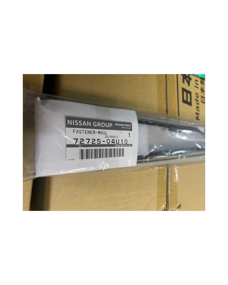 NISSAN OEM FRONT WINDSCREEN MOLDING FASTENER - SKYLINE R32
